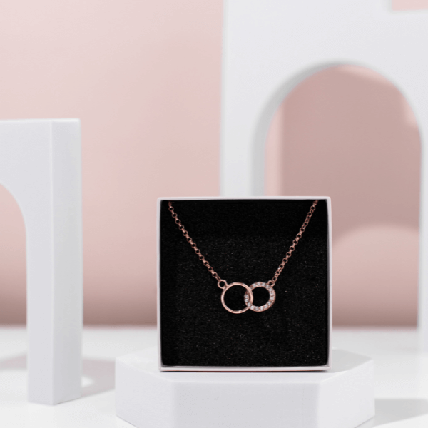 Minha querida filha – Colar em ouro rosa com cristais de zircónias cúbicas MINA_FOREVERNECKLACE