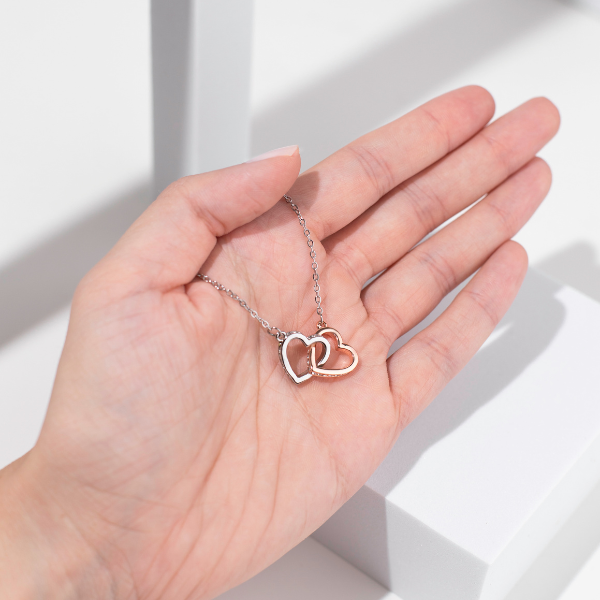 Para a Minha Alma Gémea – Colar de Corações Interligados LOVE_HEARTS