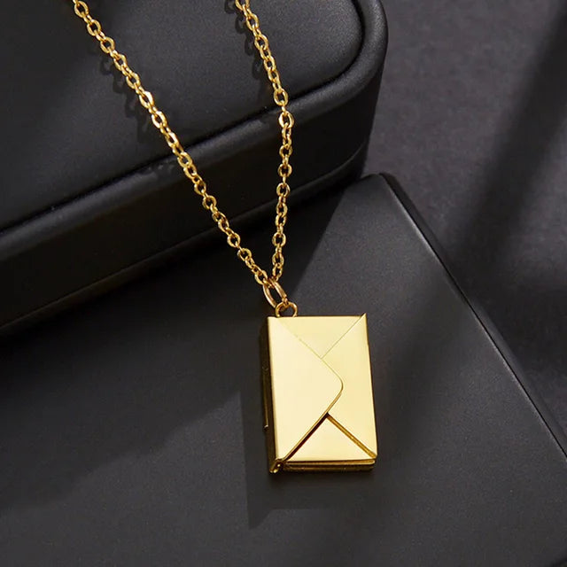 Colar Carta Eu Te Amo Dourado