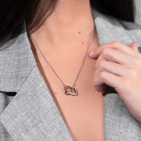 Para A Minha Mãe – Colar de Corações Interligados OLIVIA_HEARTS