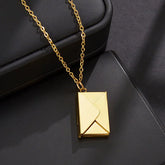 Colar Carta Eu Te Amo Dourado
